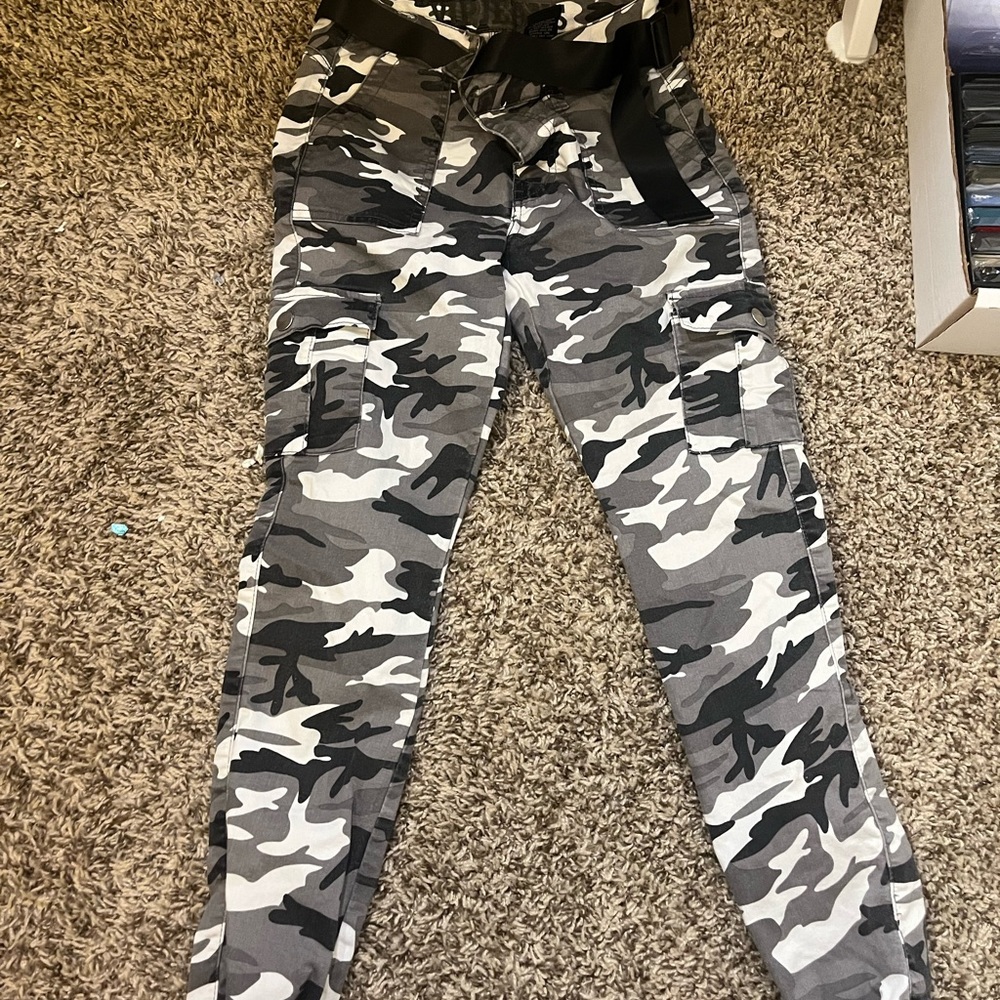 B/W camo jeans